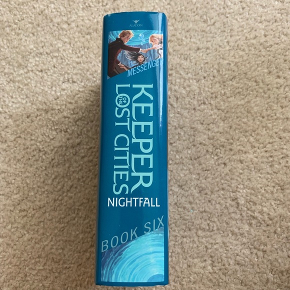 Keeper of the Lost Cities- Nightfall (Book 6) - Picture 2 of 4